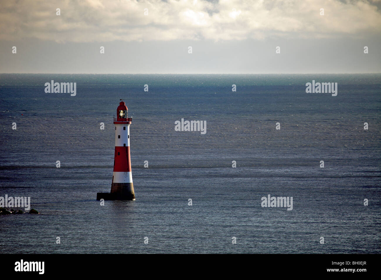 Beachy Head Lighthouse Falaises de craie blanche Manche Sussex England UK Banque D'Images