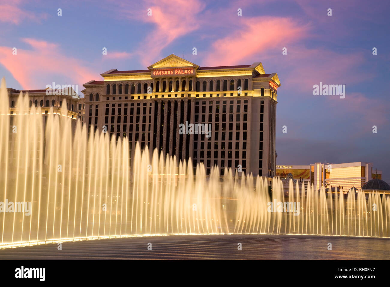 Spectacle de fontaine au Bellagio Hotel and Casino, Las Vegas, Nevada. Banque D'Images