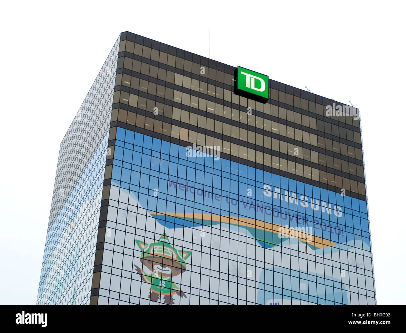 Édifice de la Banque TD à Vancouver couverts avec Samsung bannière géante pour les Jeux Olympiques d'hiver de 2010 Banque D'Images