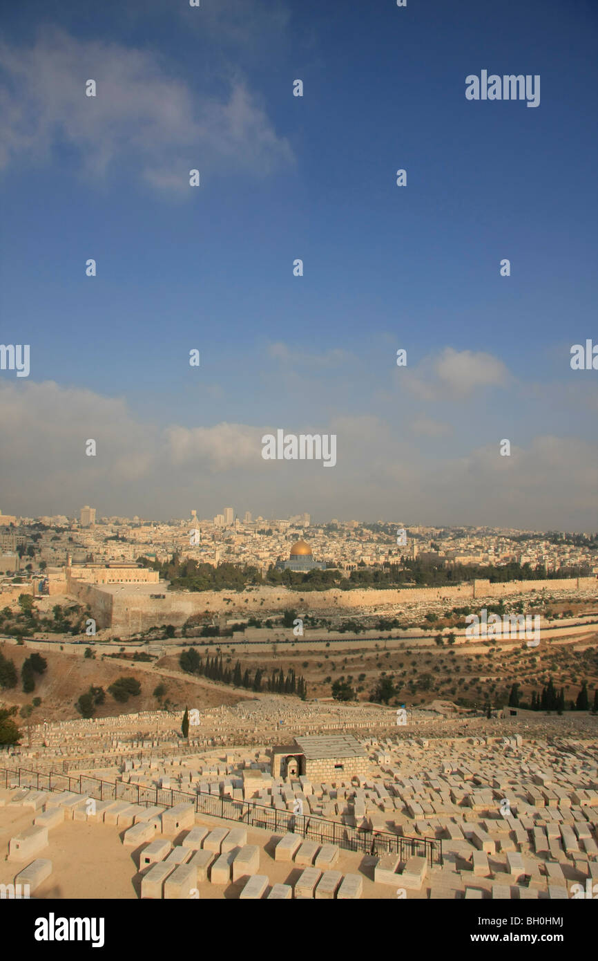Israël, Jérusalem, une vue sur la vieille ville et le Mont du Temple du Mont des Oliviers Banque D'Images