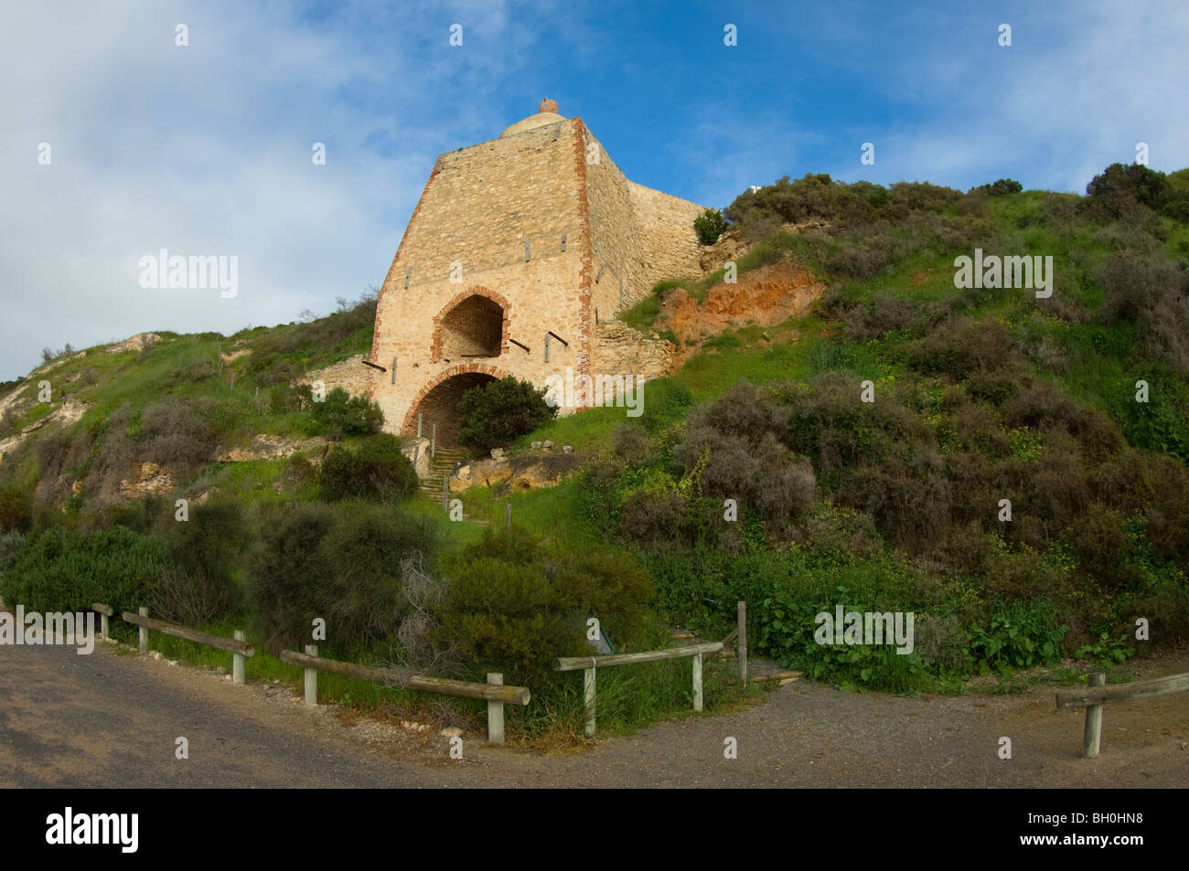 Four à Chaux abandonnés Wool Bay, Australie du Sud. Banque D'Images