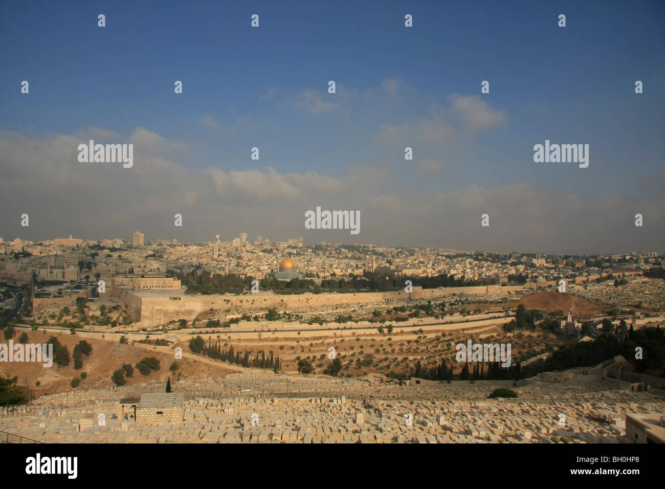 Israël, Jérusalem, une vue sur la vieille ville et le Mont du Temple du Mont des Oliviers Banque D'Images