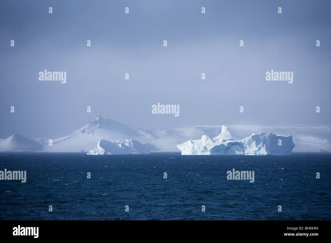 Belle vue sur l'océan Atlantique de l'Antarctique et les icebergs Banque D'Images