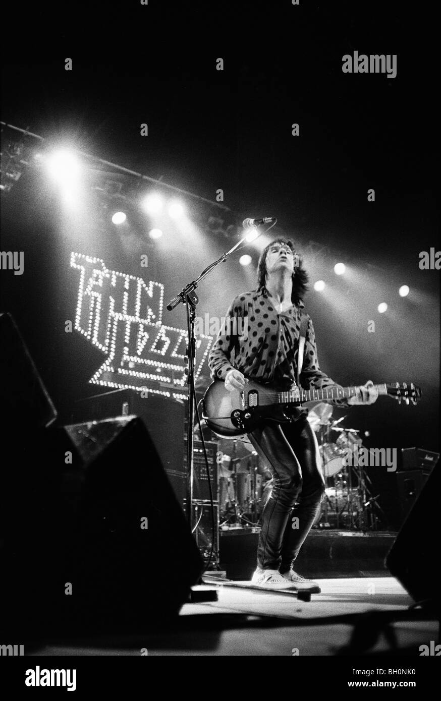 Groupe de rock irlandais Thin Lizzy avec le guitariste Gary Moore sur la Tour Rose Noire en 1979 Banque D'Images
