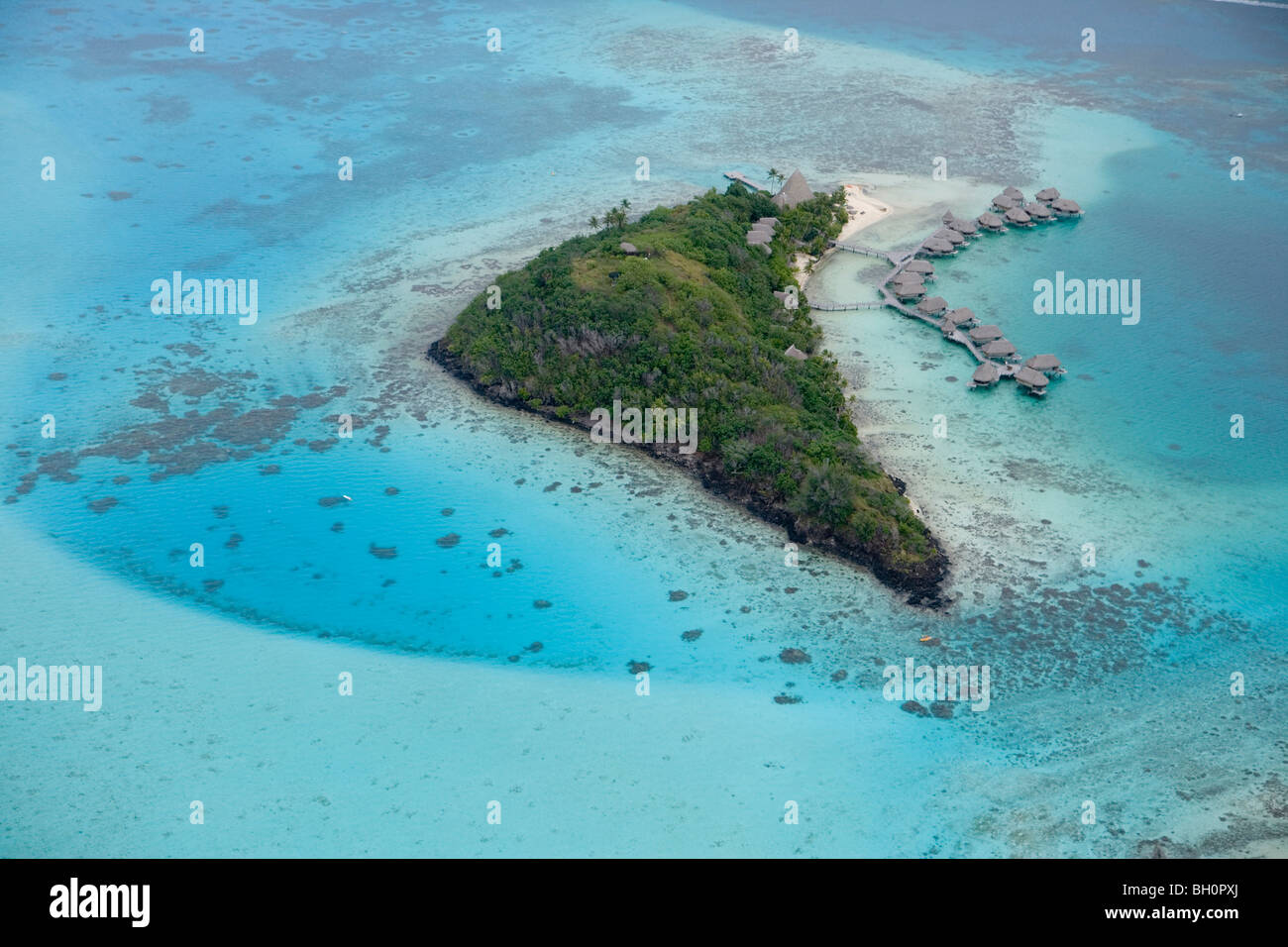 Vue aérienne de Sofitel Bora Bora Motu Private Island Resort, Bora Bora, îles de la société, Polynésie Française, Pacifique Sud, Banque D'Images