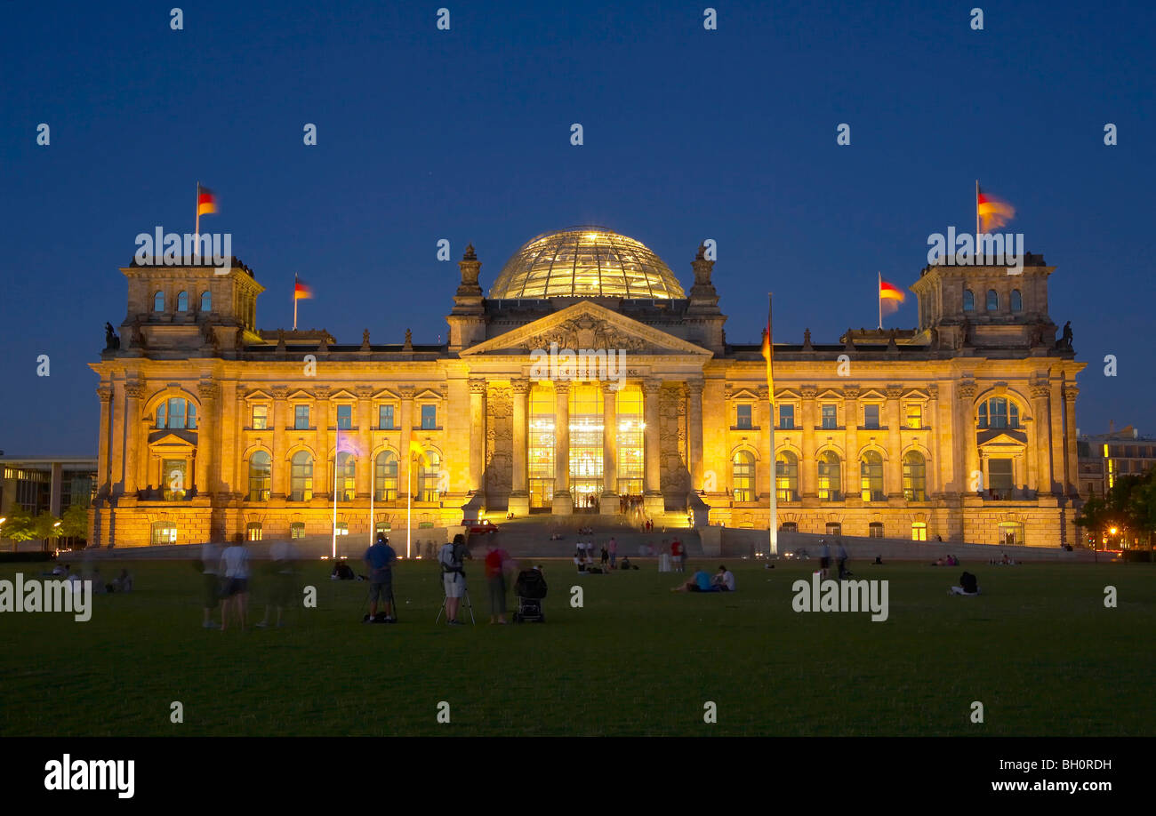 Les bureaux gouvernementaux de Berlin Mitte (Reichstag), Spree, Brandenburg, Germany, Europe Banque D'Images