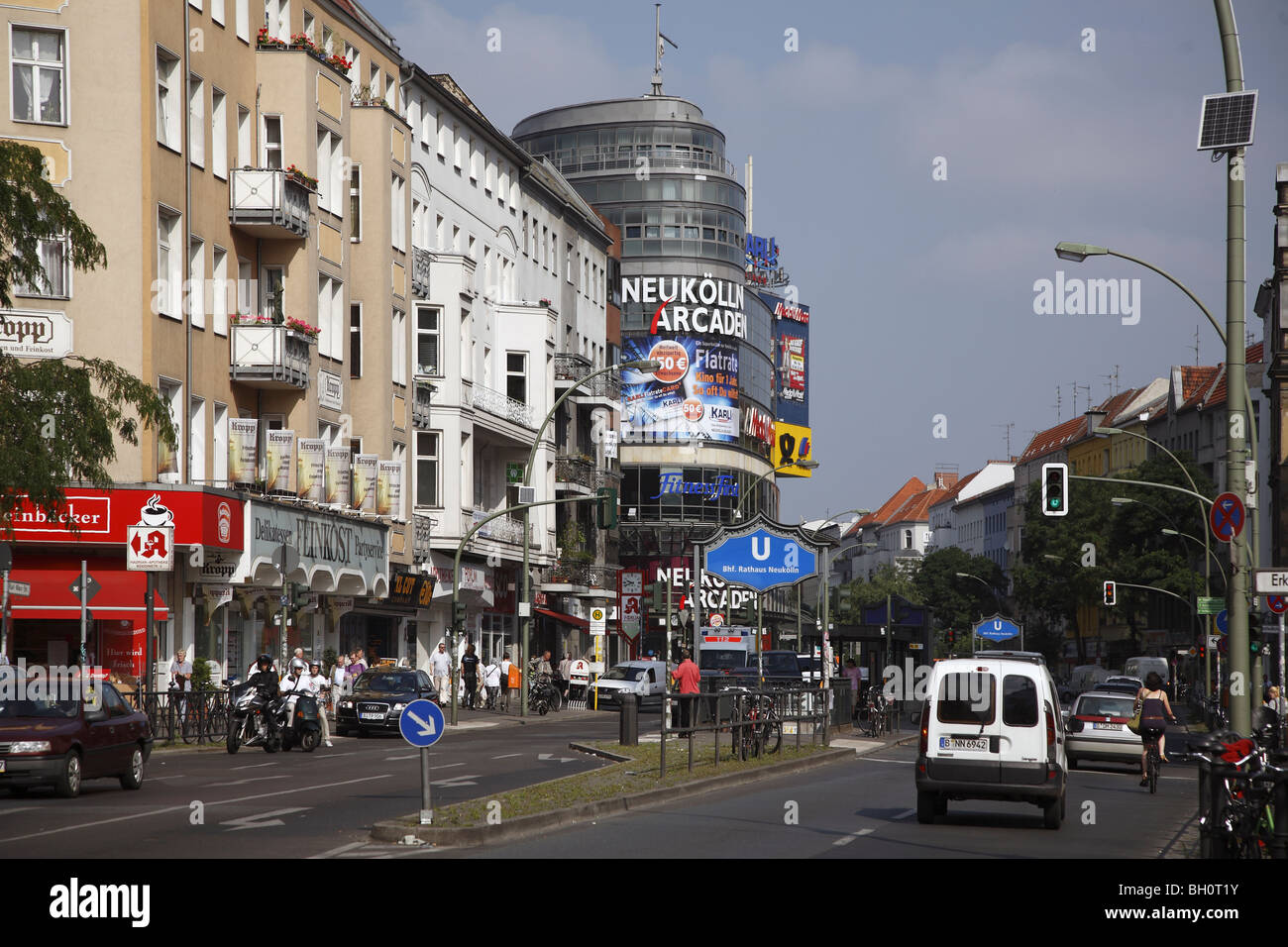 Berlin Neukoelln Arcaden Arcade Karl Marx Strasse Street Photo Stock - Alamy