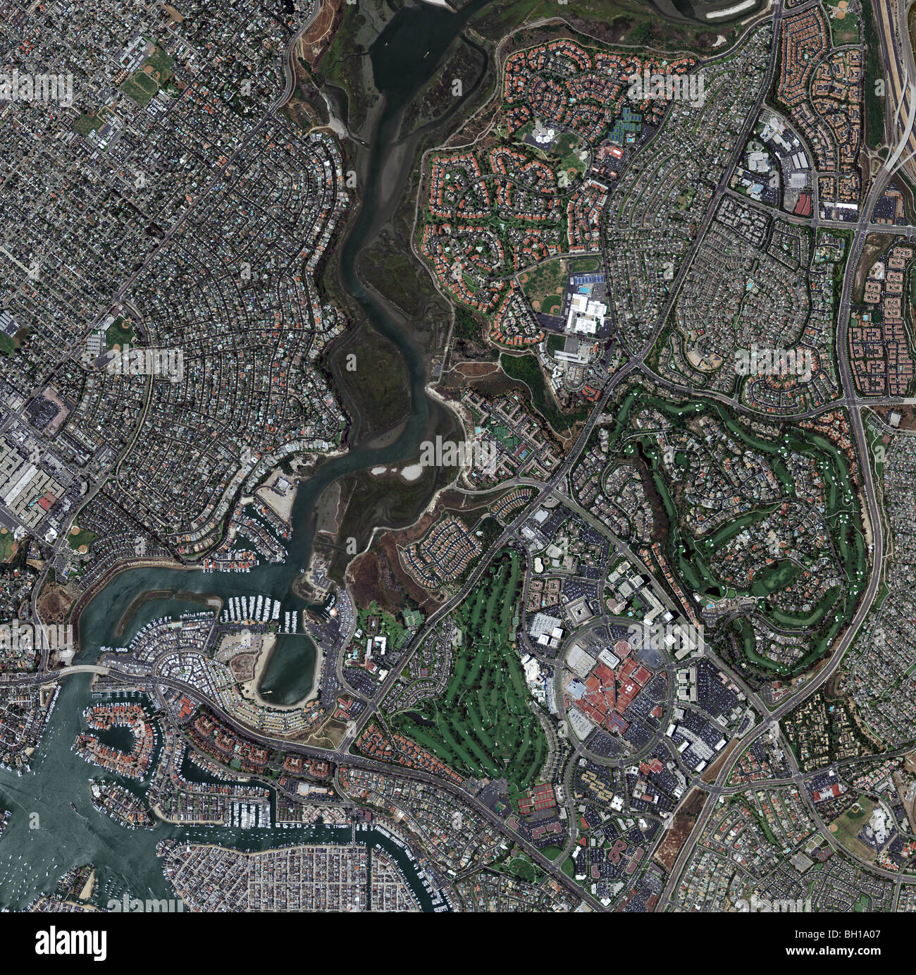 Carte aérienne voir au-dessus de la plage de Newport Newport Bay rivière Santa Ana Orange County en Californie Banque D'Images