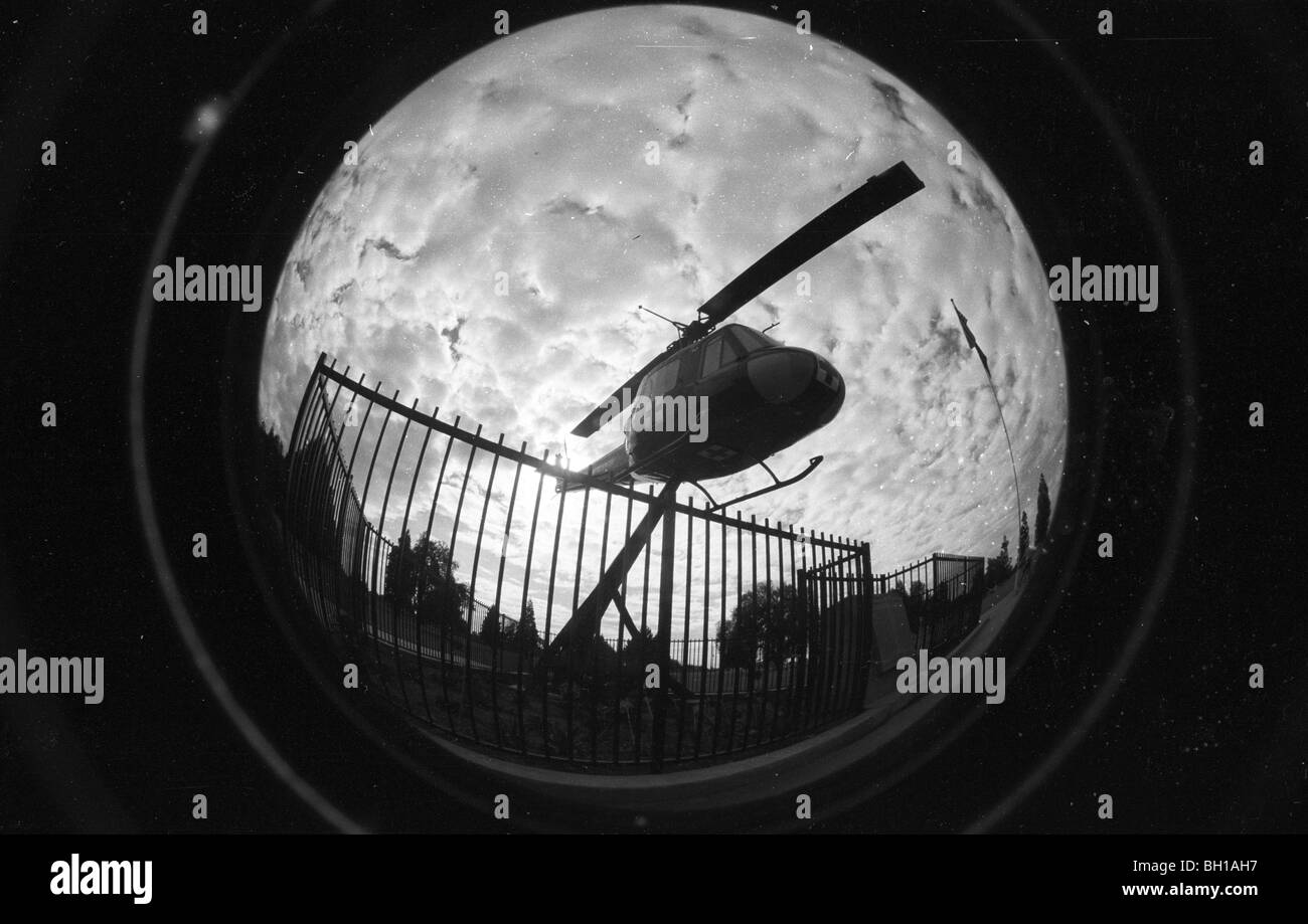 La guerre du Vietnam Memorial hélicoptère se profile dans un objectif fisheye photo peu de temps après il a été construit en 1989. Banque D'Images