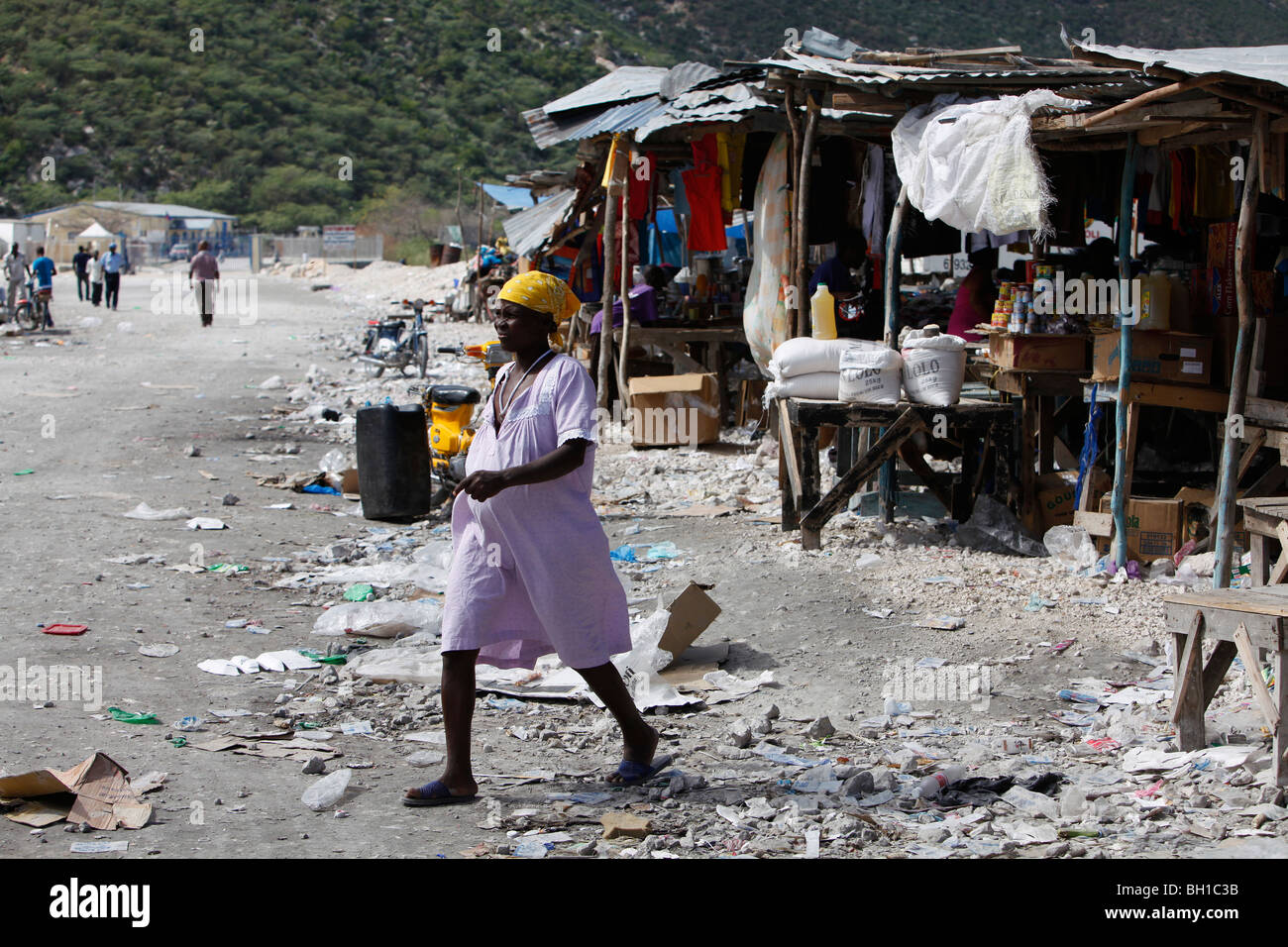 Marché plein air dirigée par les Haïtiens à la frontière de Jimani, République Dominicaine Banque D'Images