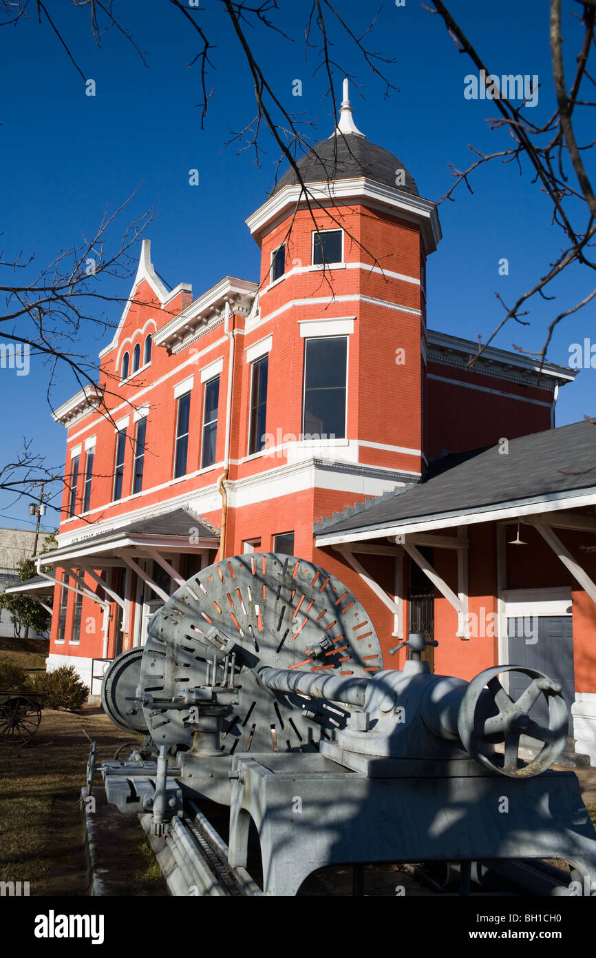 Cannon lathe fronts Depot Museum, Selma, Alabama, arsenal de Confederacy Banque D'Images