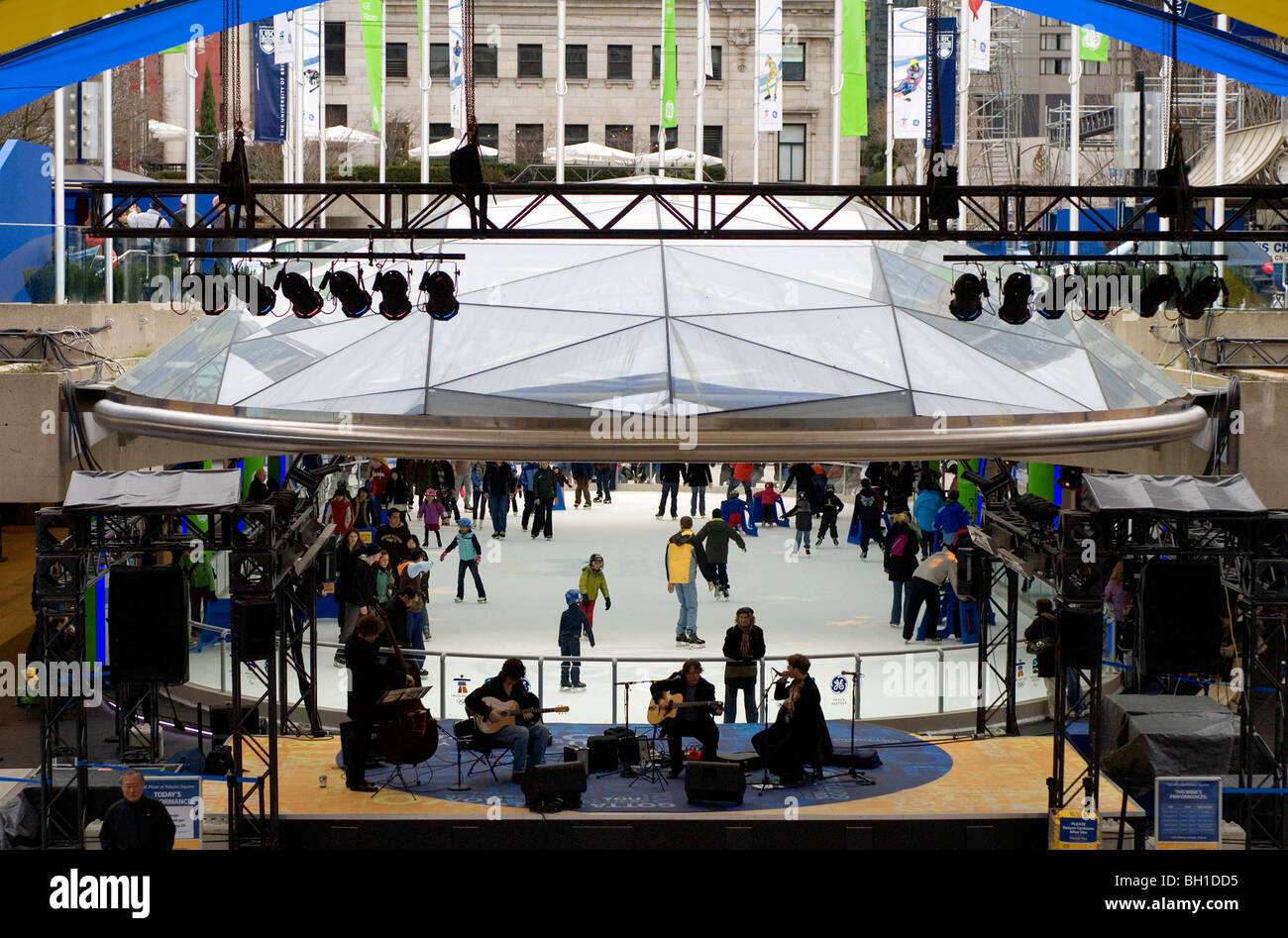 Robson Square patinoire et animations gratuites pour les Jeux Olympiques de 2010 à Vancouver Banque D'Images