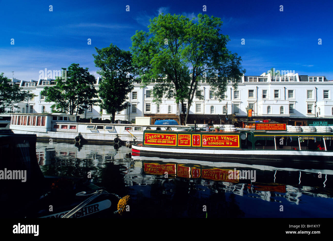 L'Europe, Grande-Bretagne, Angleterre, Londres, Canal bateaux dans la petite Venise Banque D'Images