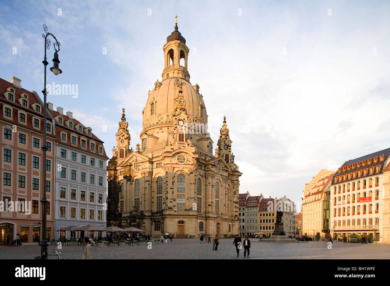 Neumarkt avec Dresdner Frauenkirche, l'église Notre Dame, Dresde, Saxe, Allemagne, Europe Banque D'Images