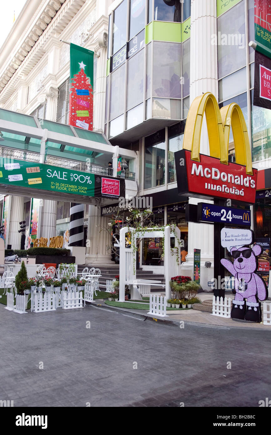 McDonalds sur Thanon Rama I / Ploenchit Bangkok- Banque D'Images