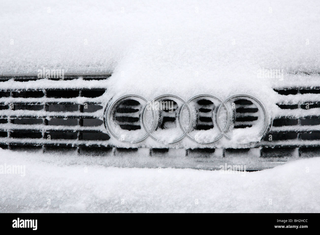 Snowed-In Ystradfellte, Voiture, Brecon Beacons, Wales, UK Banque D'Images