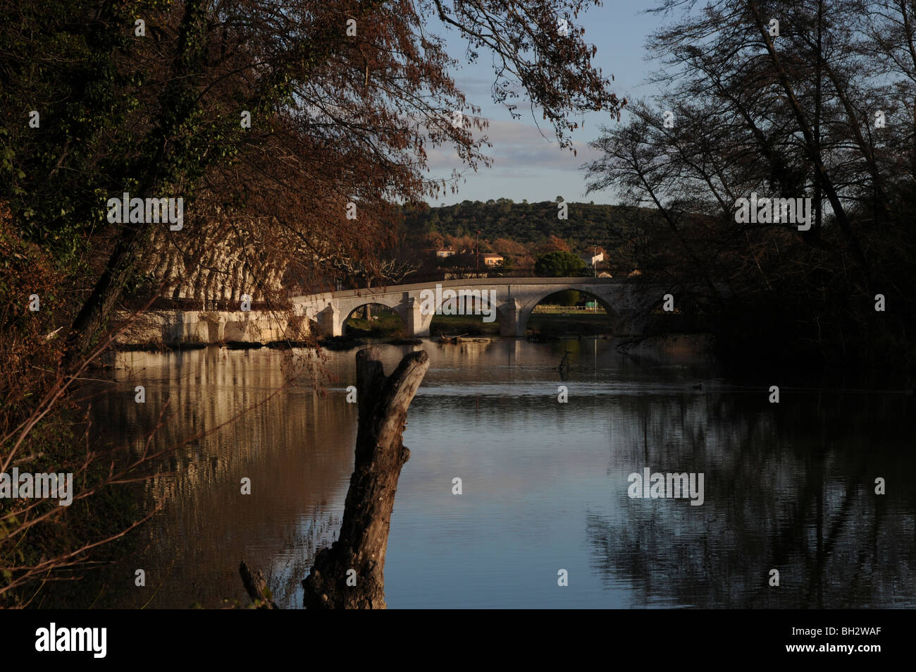 Le pont de la rivière Vidourle, Quissac, Gard, sud de la France Banque D'Images