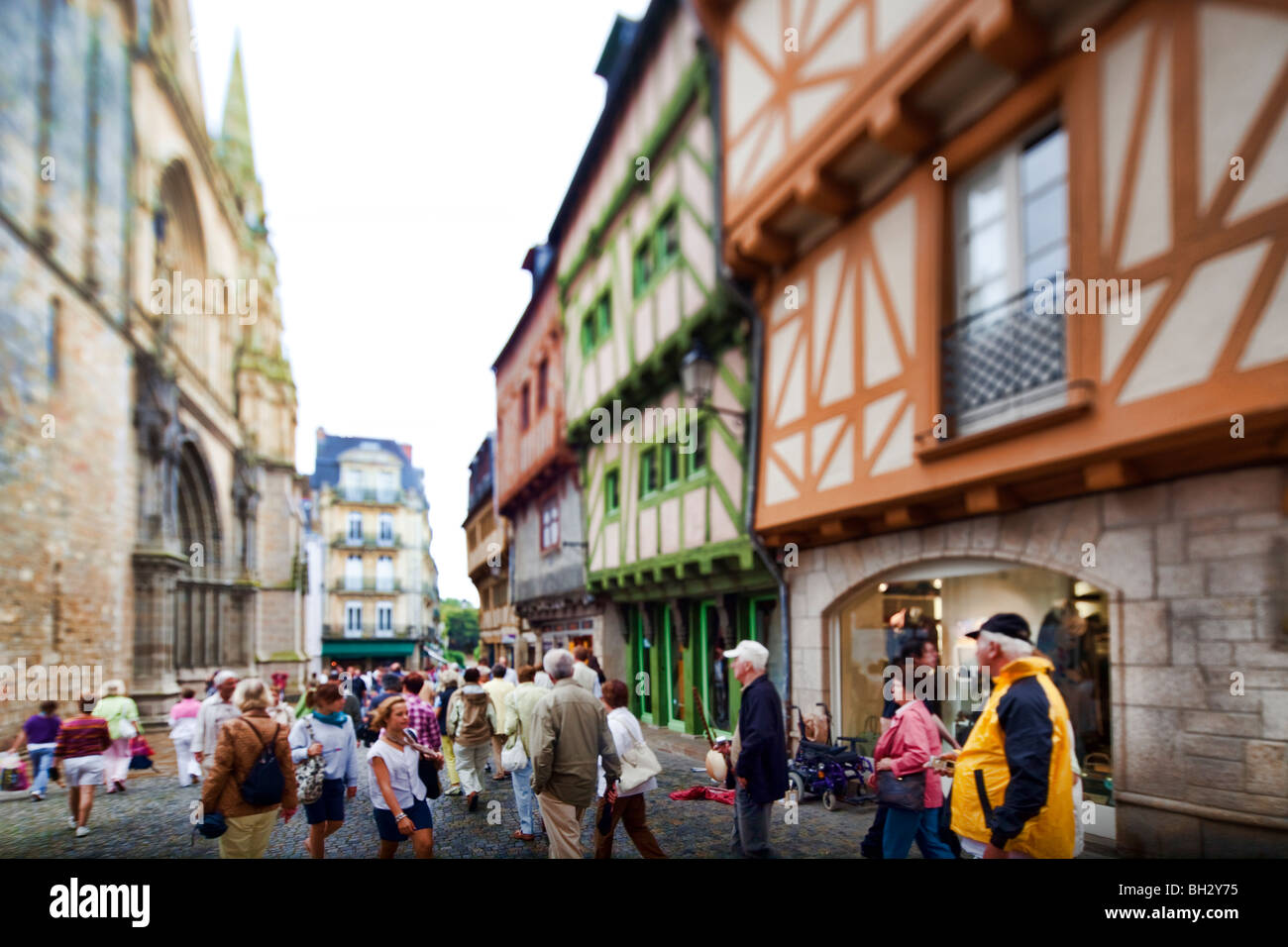 La cathédrale Saint-Pierre, ville de Vannes, Departament de Morbihan, Bretagne, France. L'objectif utilisé incliné pour une faible profondeur de champ. Banque D'Images