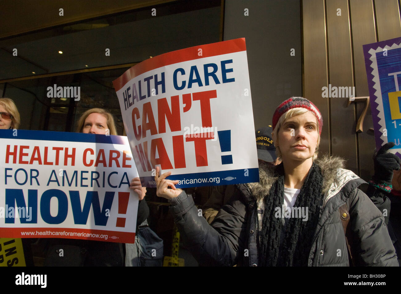 Les citoyens intéressés à New York sur l'appel des élus d'adopter un régime de soins de santé Banque D'Images