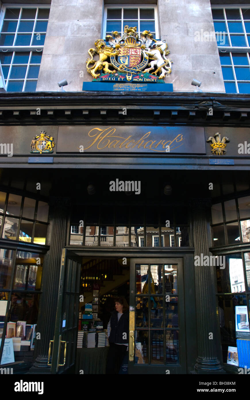 Hatchards bookshop rue Piccadilly extérieur central London England UK Banque D'Images