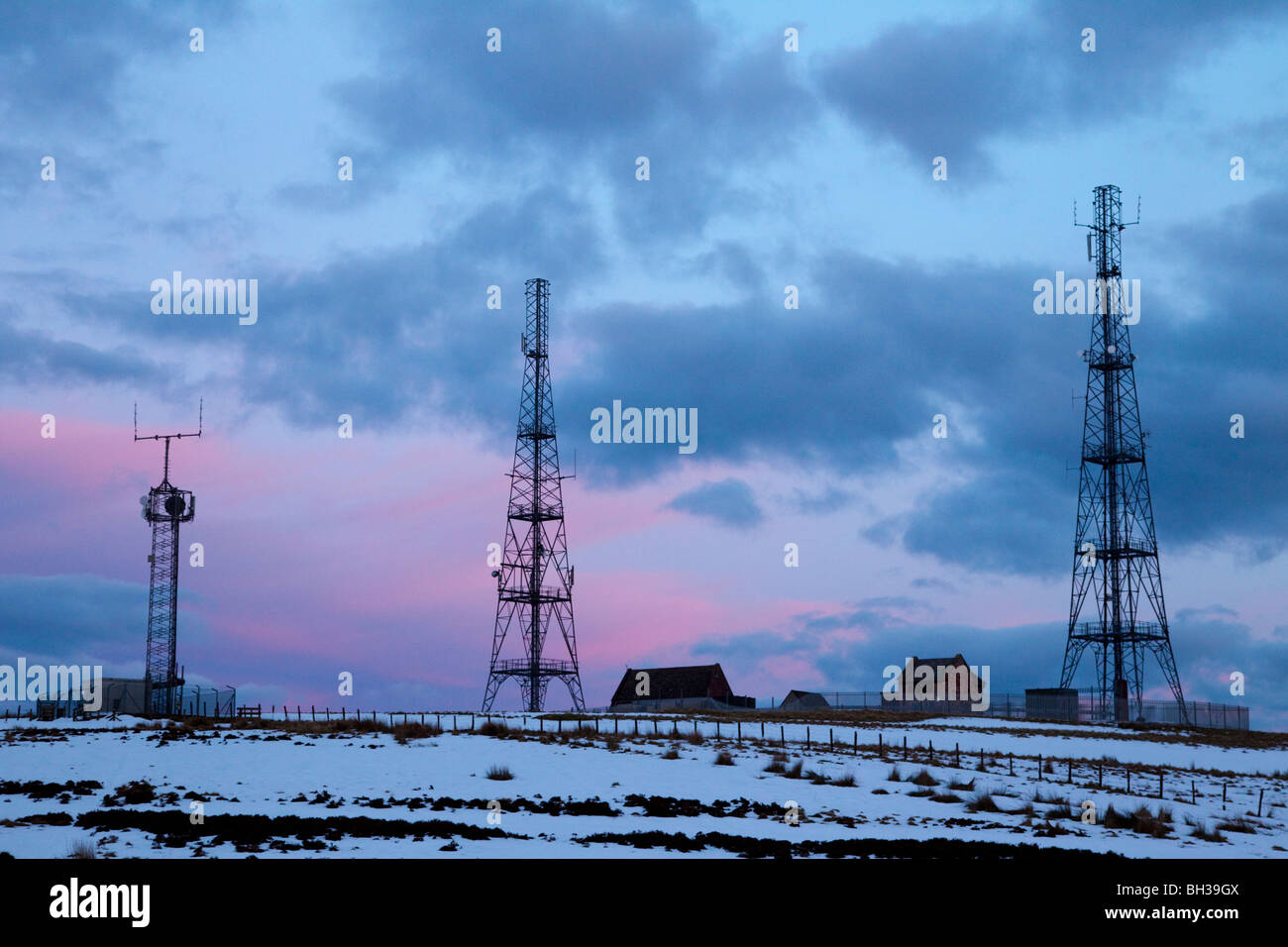 Mâts Communications isolées et éloignées à Ottercops Moss, Northumberland, Angleterre Banque D'Images