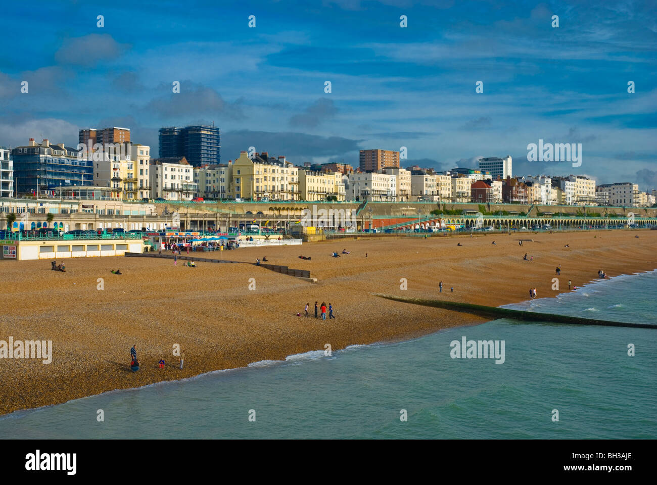 Plage en face de l'Esplanade de Madère à Brighton en Angleterre Angleterre Europe Banque D'Images