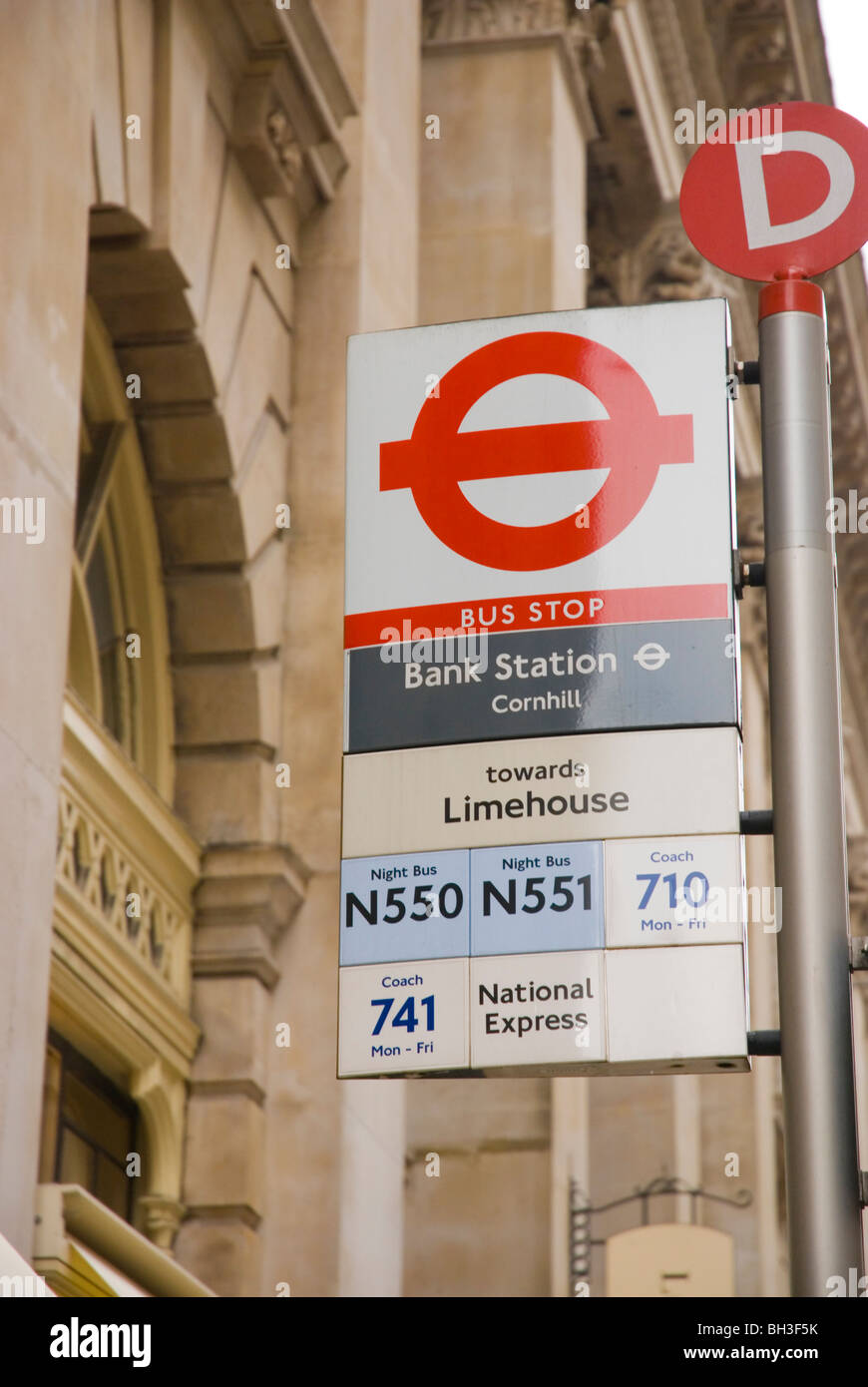 Bus stop sign Cornhill Street Ville de London England UK Europe Banque D'Images