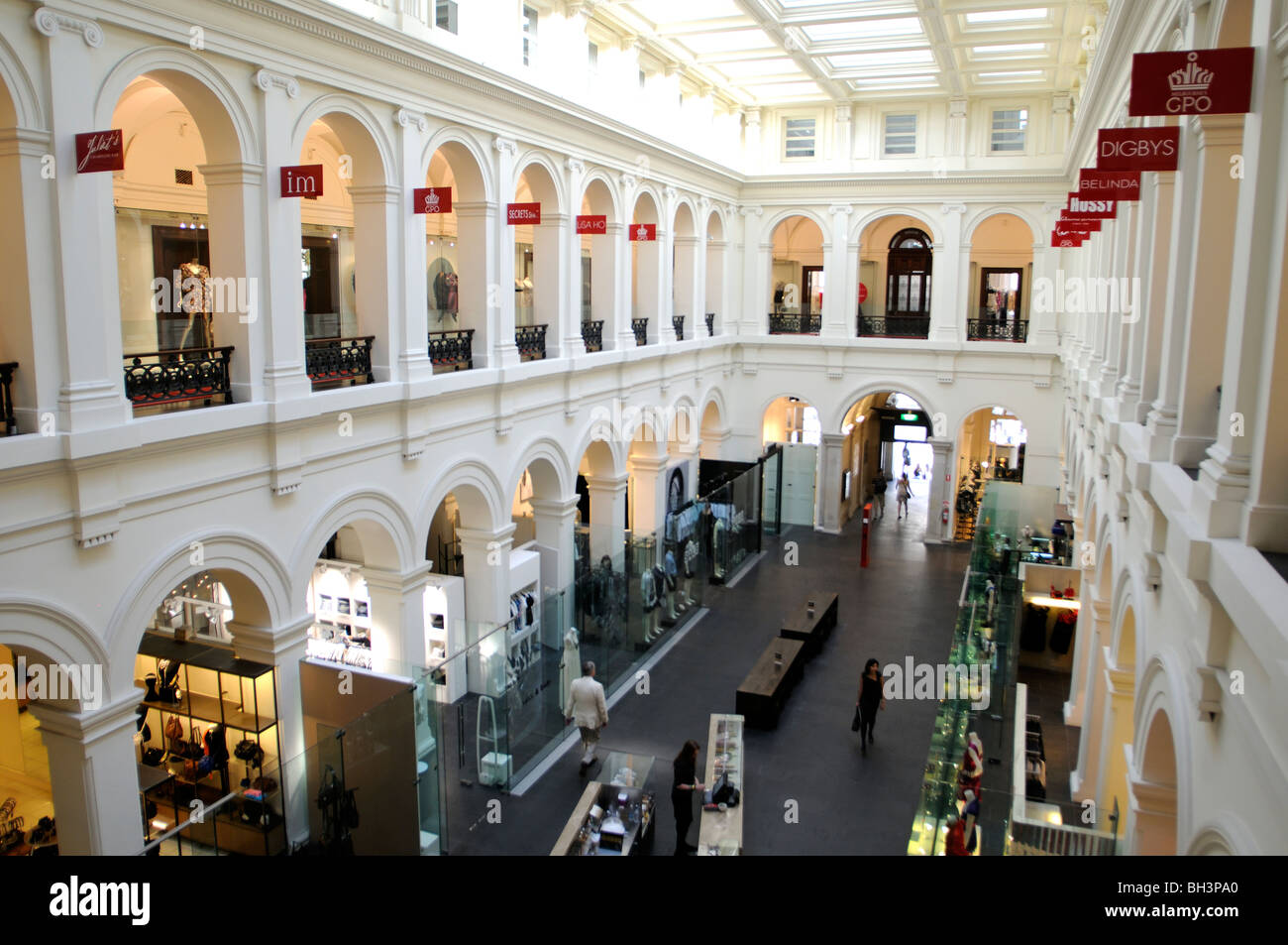 Coin intérieur gpo Bourke Street Mall et Elizabeth Street Melbourne Victoria Australia Banque D'Images