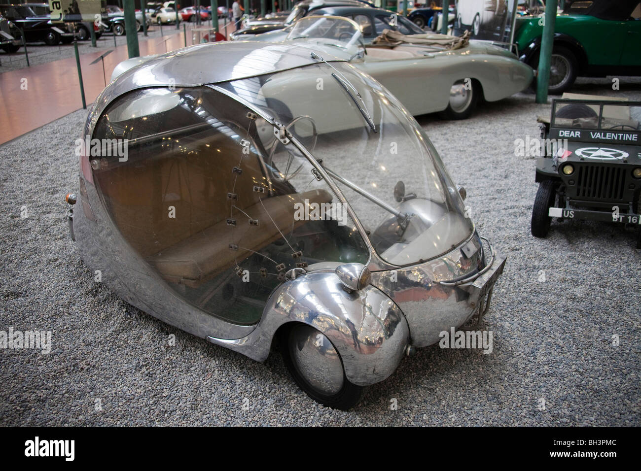 Chrome design futuriste bubble voiture à Schlumpfs motor Museum Mulhouse France Musée Schlumpf 099244 horizontal Banque D'Images