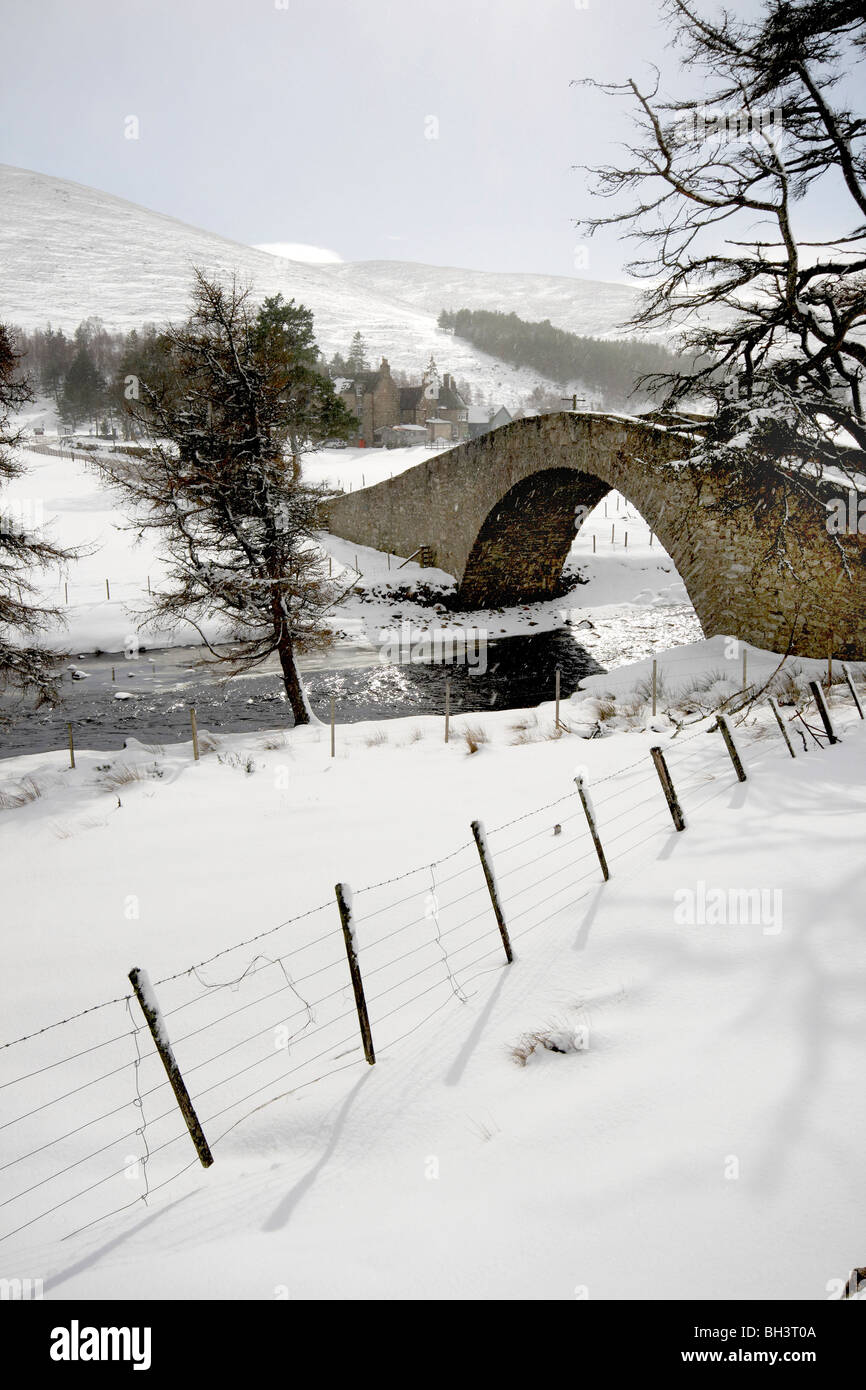 Pont à Gairnshiel historique près de Balmoral. Banque D'Images