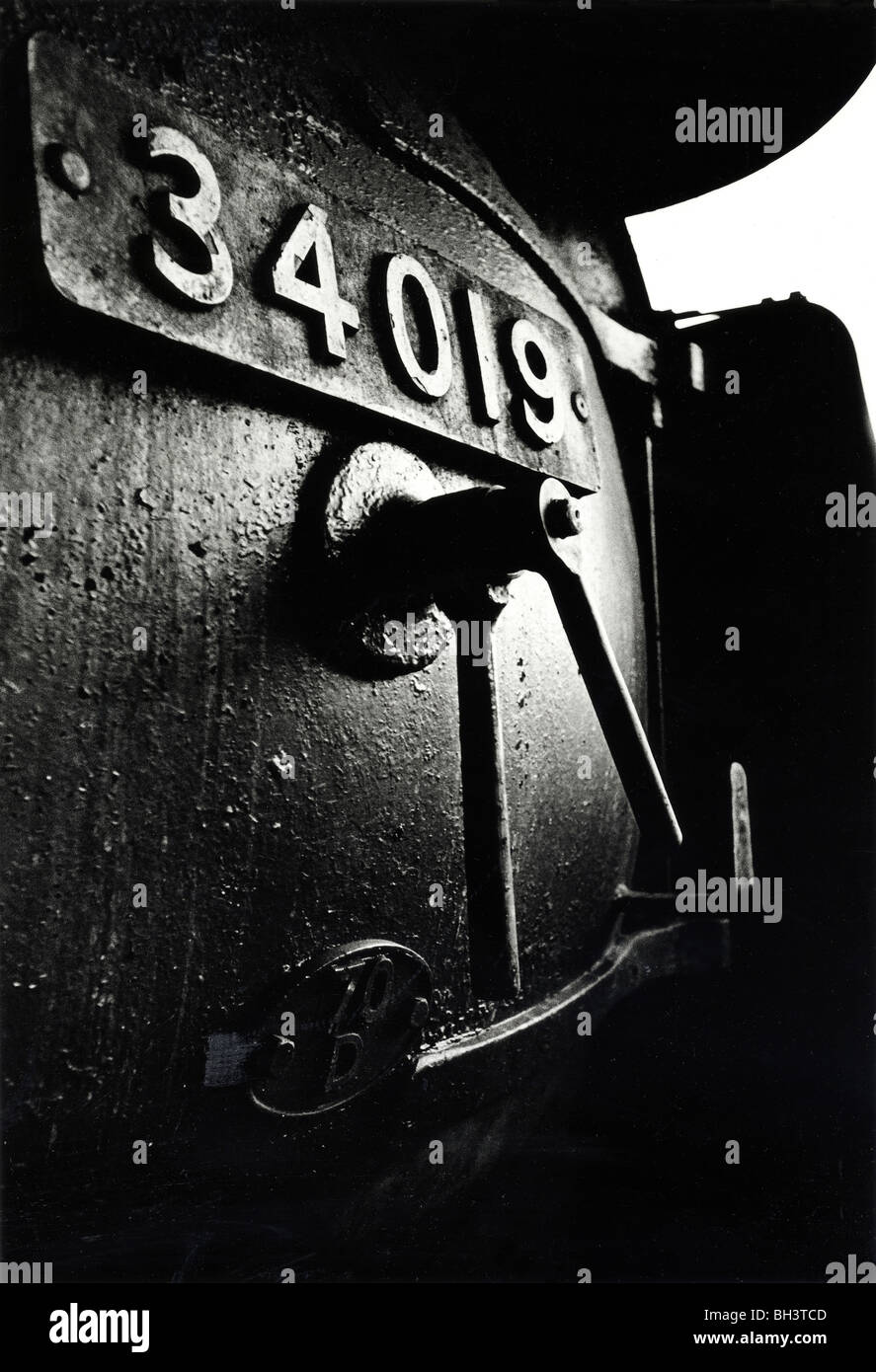 Un moteur à vapeur appelé '34019' Bideford à neuf Elms versé dans les derniers jours de chemin de fer à vapeur Banque D'Images