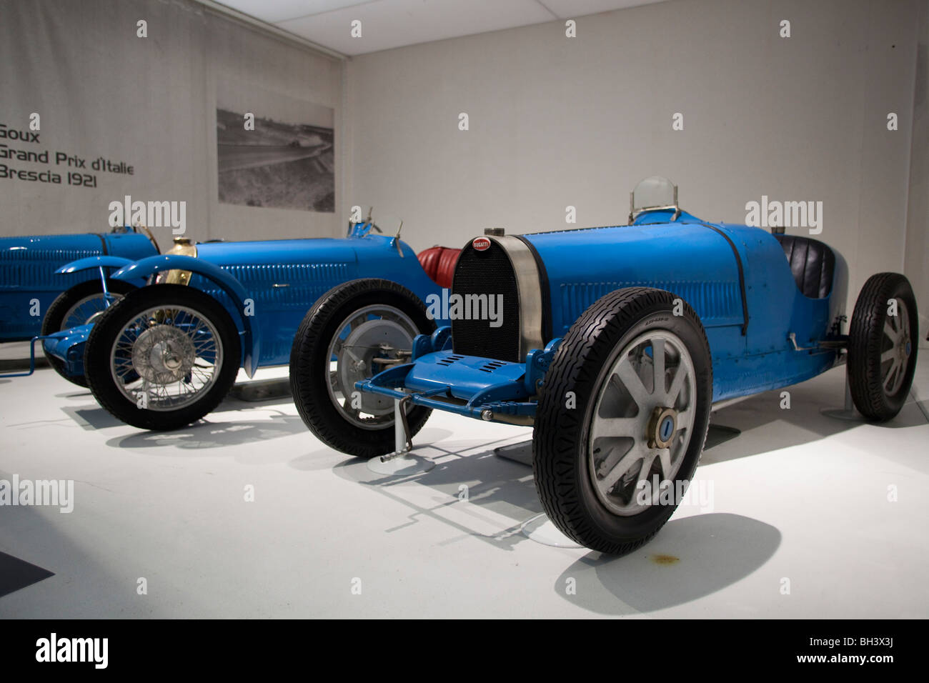 Voiture Ancienne En Plâtre - Bugatti Amilcar De Course - Bleu - Objet Décoratif Rétro