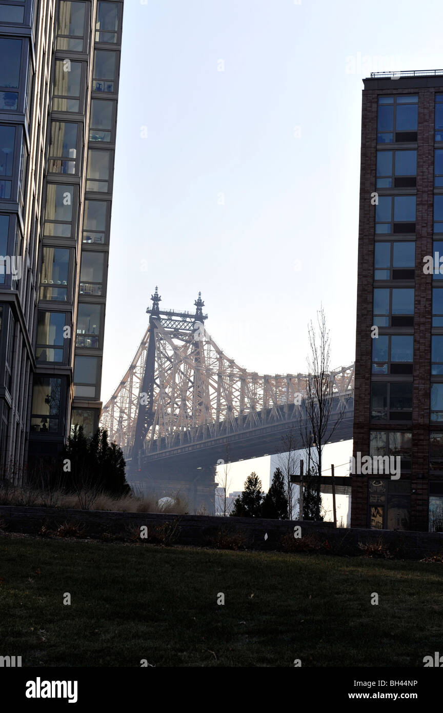 Queensboro Bridge (Pont) à partir de la 59e rue Roosevelt Island, New York City, NY, USA Banque D'Images