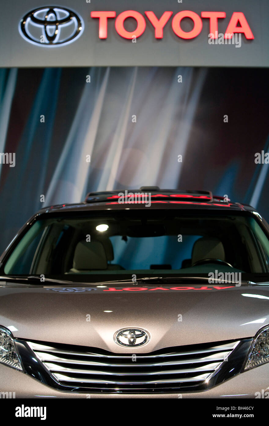 Une Toyota Sienna à l'écran. Banque D'Images