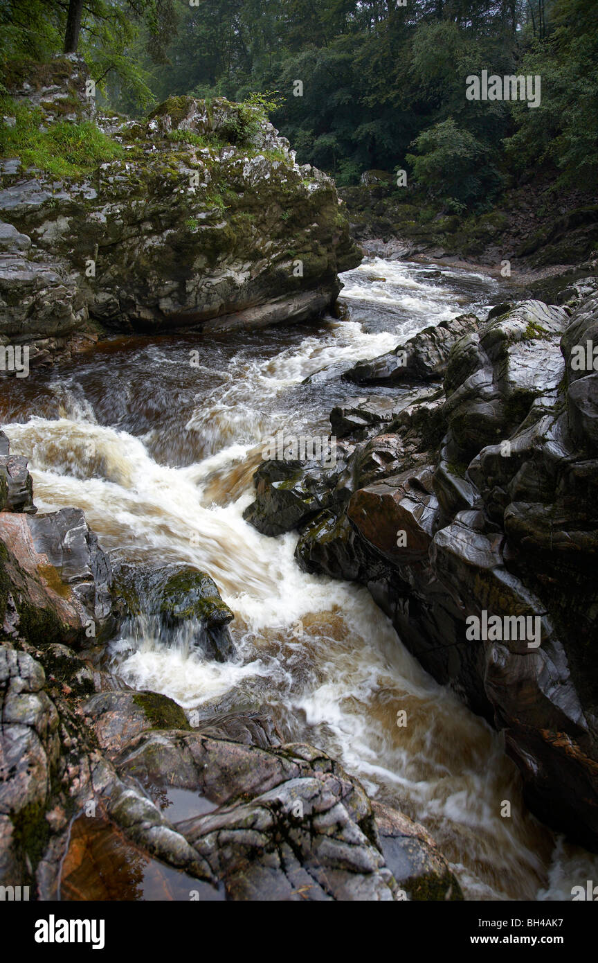 Randolphs gorge leap sur la rivière Findhorn. Banque D'Images