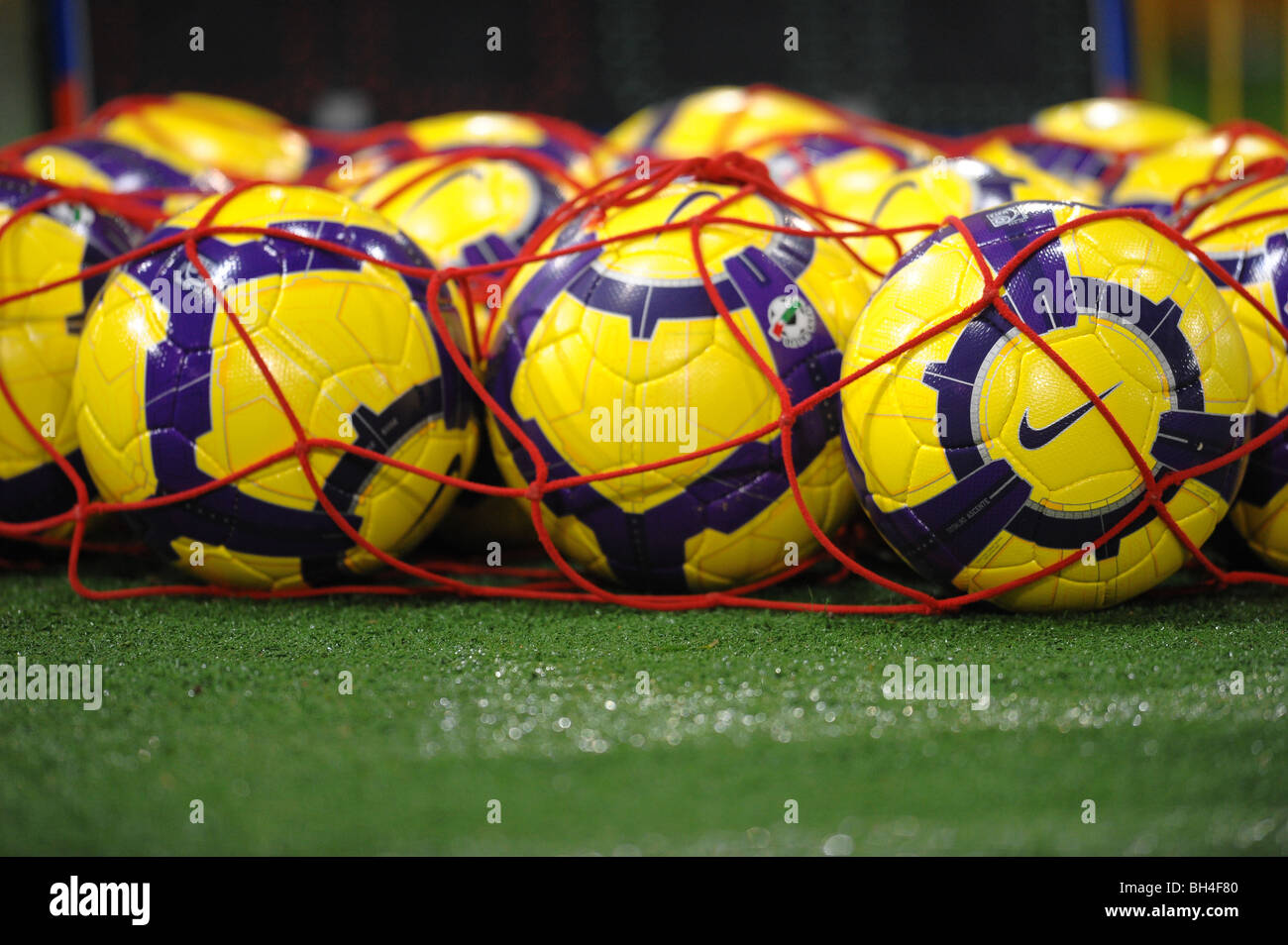 Championnats italiens ballons Nike dans un filet sur le sol Roma 13/1/2010 Foto Andrea Staccioli Insidefoto Banque D'Images