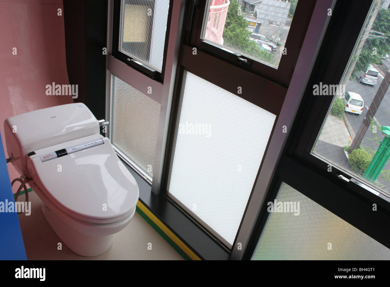 Images de la 9 appartements résidentiels, connu sous le nom de "destin réversible- Lofts En mémoire de Helen Keller', à Mitaka, Tokyo, Japon Banque D'Images