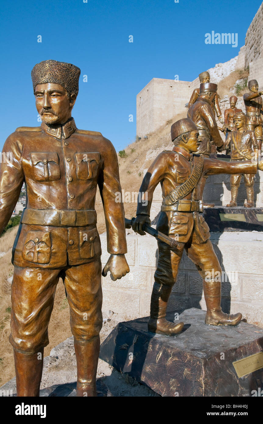 Des statues de soldats à l'extérieur du musée de la défense, Gaziantep, Turquie Banque D'Images