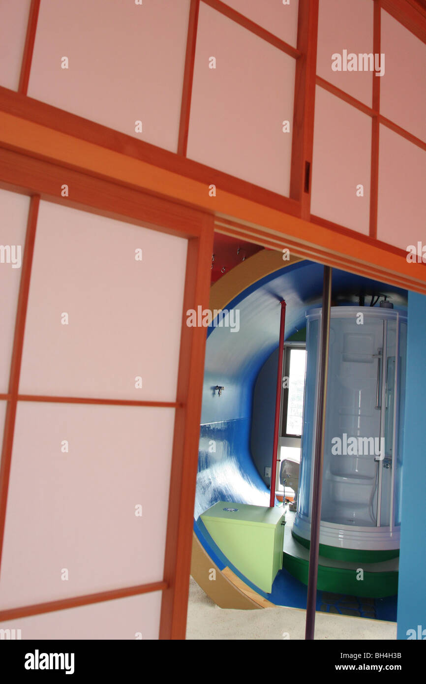 Images de la 9 appartements résidentiels, connu sous le nom de "destin réversible- Lofts En mémoire de Helen Keller', à Mitaka, Tokyo, Japon Banque D'Images