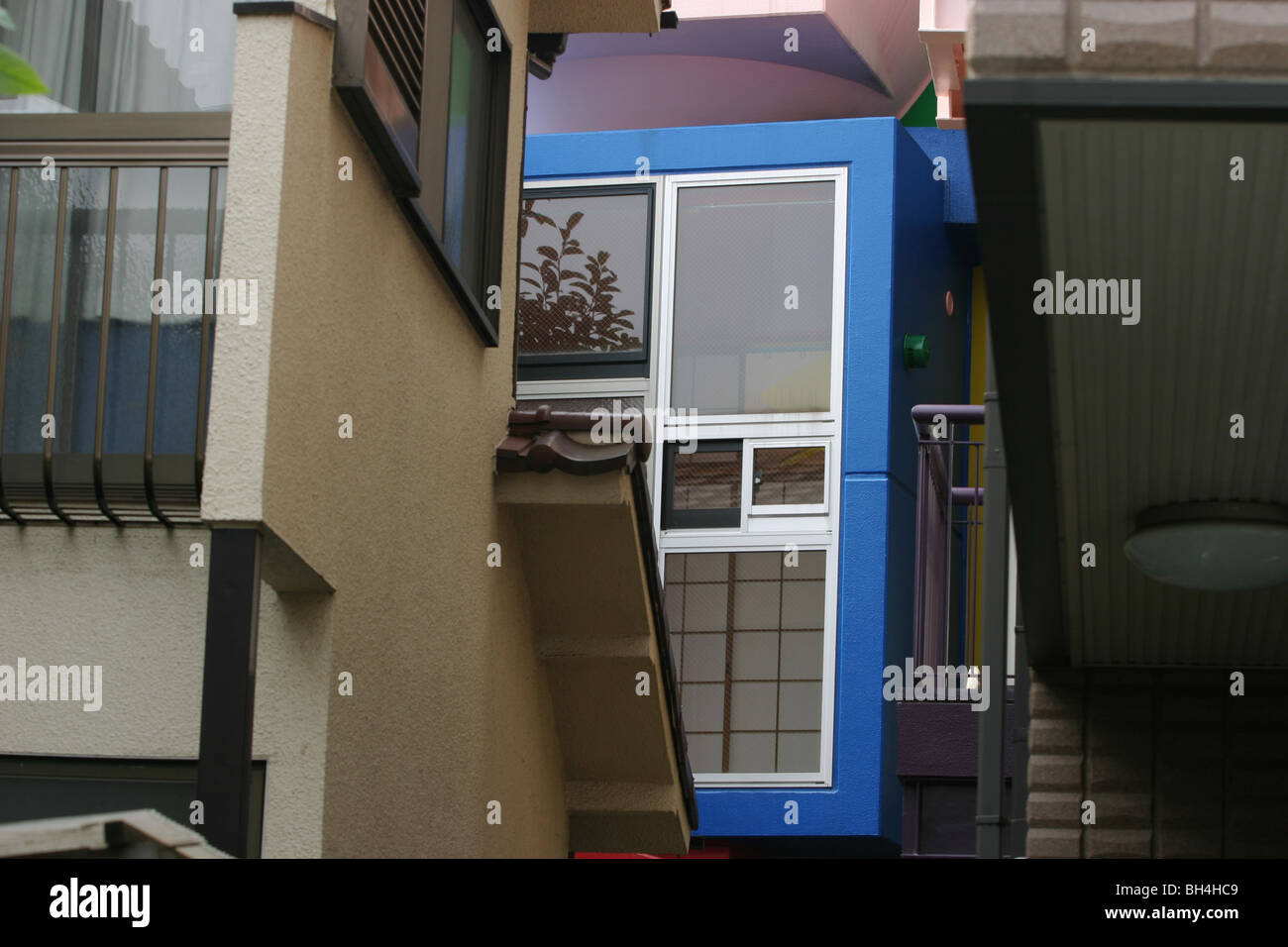 Images de la 9 appartements résidentiels, connu sous le nom de "destin réversible- Lofts En mémoire de Helen Keller', à Mitaka, Tokyo, Japon Banque D'Images