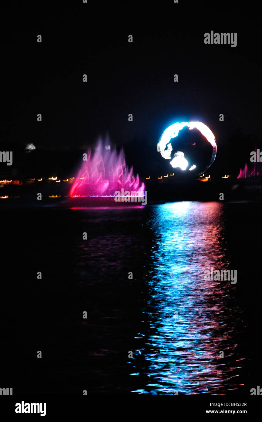 Reflets de lumière de la Terre au Centre Epcot, Disney World, Orlando, Floride, USA Banque D'Images
