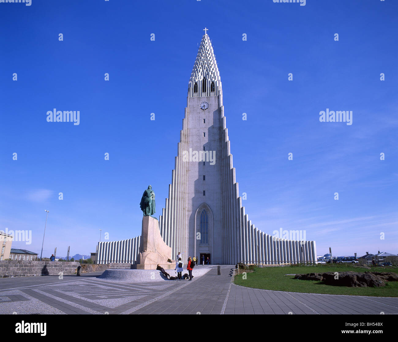 Statue de Leif Ericson et Hallgrimskirkja, Reykjavik, une plus grande région de Reykjavik, République d'Islande Banque D'Images