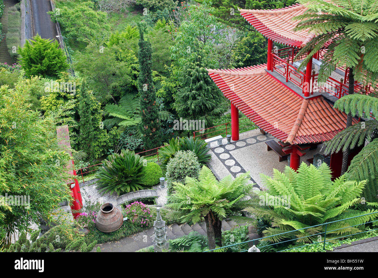 Jardin japonais, Jardins tropicaux de Monte Palace, à Madère Banque D'Images