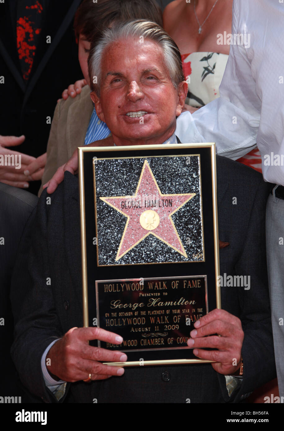 GEORGE HAMILTON GEORGE HAMILTON HONORÉ PAR LE WALK OF FAME HOLLYWOOD Los Angeles CA USA 12 Août 2009 Banque D'Images