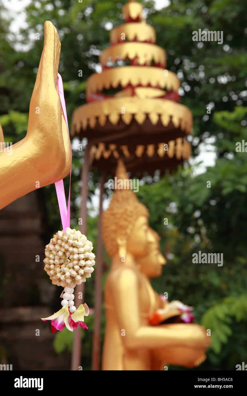 Main de Bouddha et des statues à Wat Si Saket, Vientiane, Laos. Banque D'Images