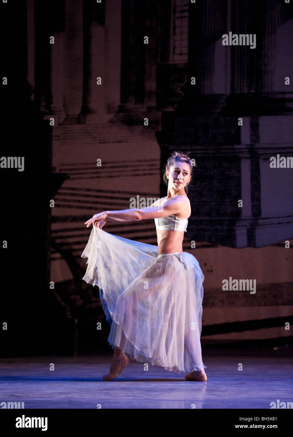 Birmingham Royal Ballet. Sauts quantiques. En poudre. Banque D'Images