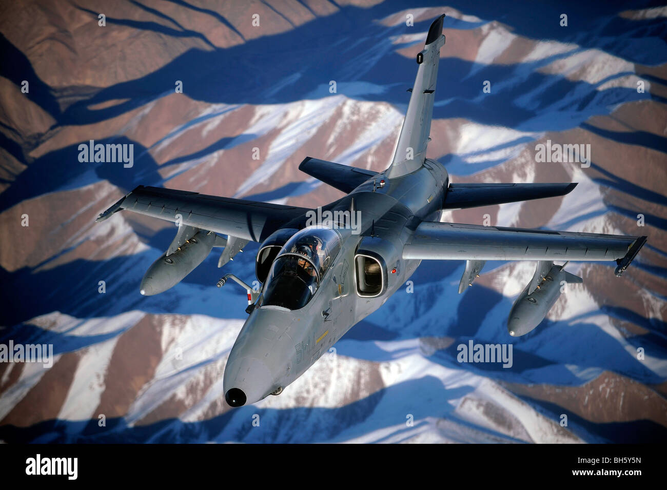 7 décembre 2009 - Un Italien AMX se déconnecte d'un KC-10A Extender après l'avitaillement sur l'Afghanistan. Banque D'Images
