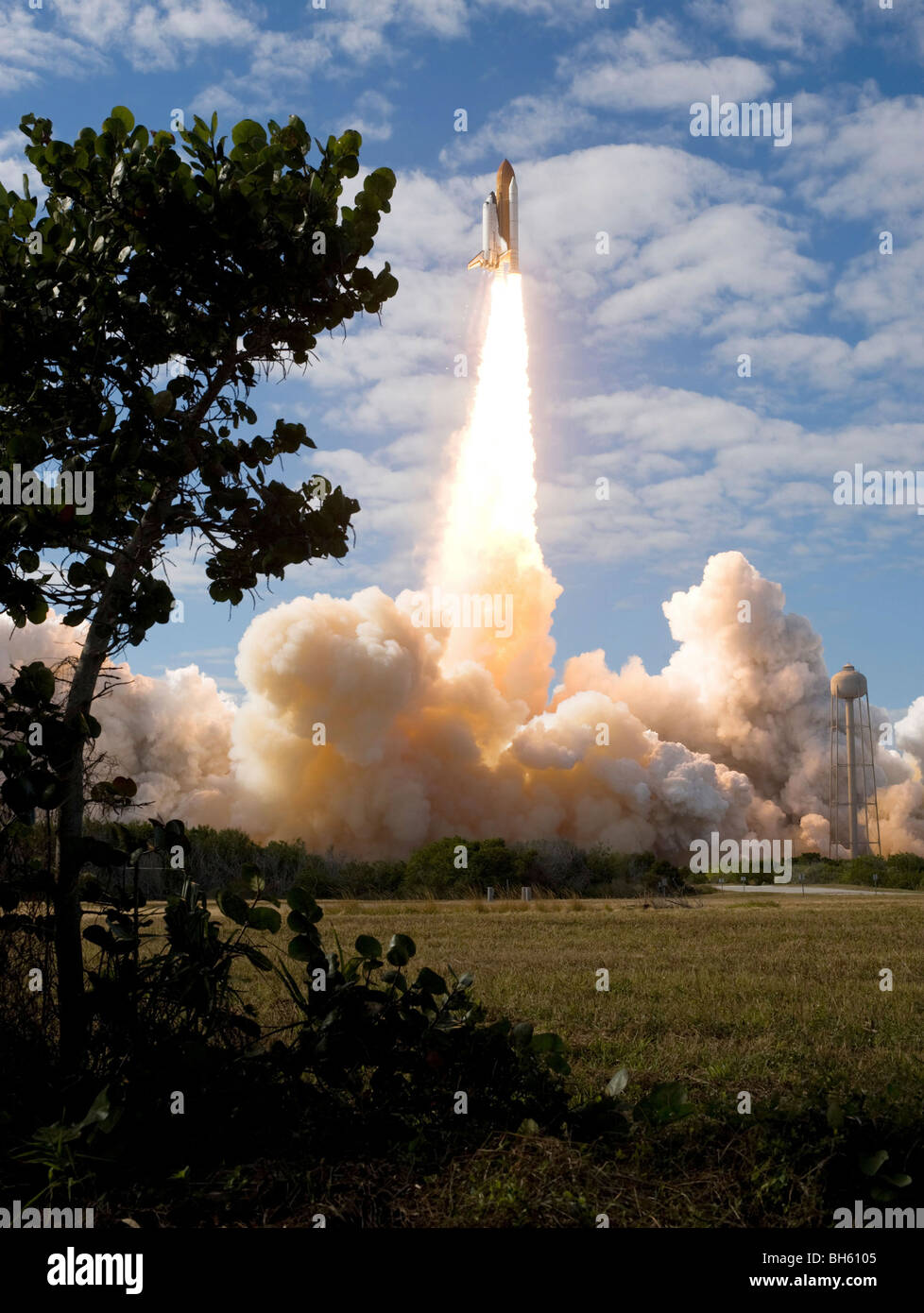 La navette spatiale Atlantis décollera à partir de sa plateforme de lancement au Centre spatial Kennedy, en Floride. Banque D'Images