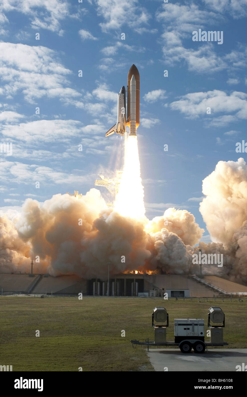 La navette spatiale Atlantis décollera à partir de sa plateforme de lancement au Centre spatial Kennedy, en Floride. Banque D'Images