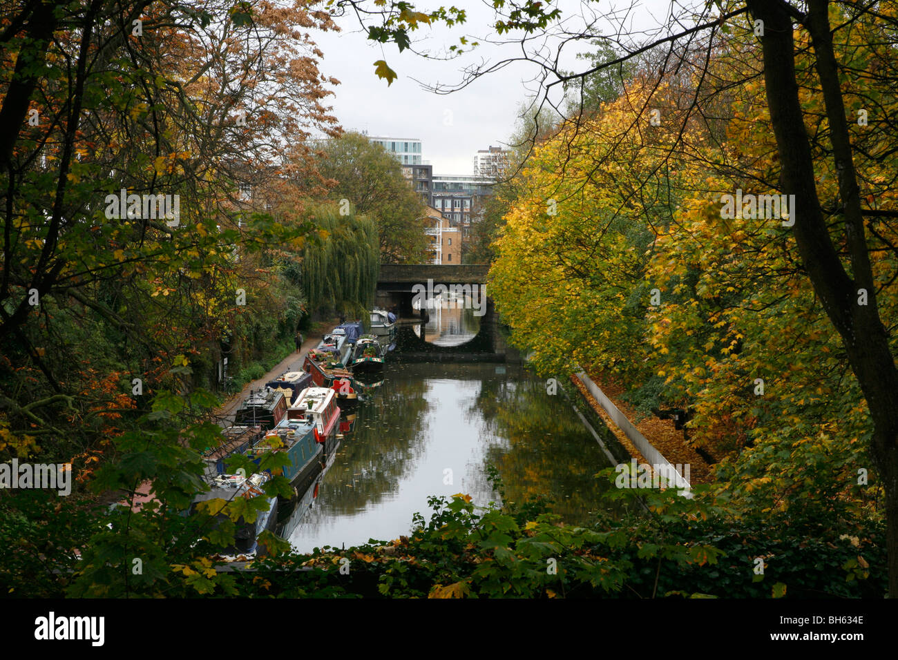 Regent's Canal à Islington, Londres, Royaume-Uni Banque D'Images